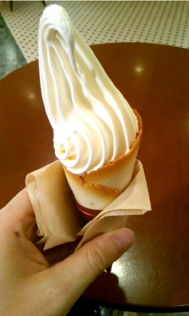 プレミアムソフトクリームCREMIA クレミア.jpg